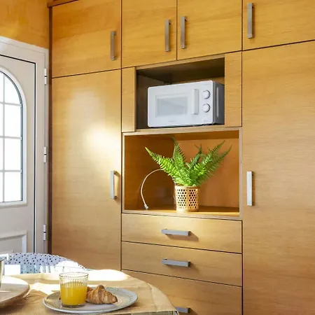 Pink Villacosta Villa